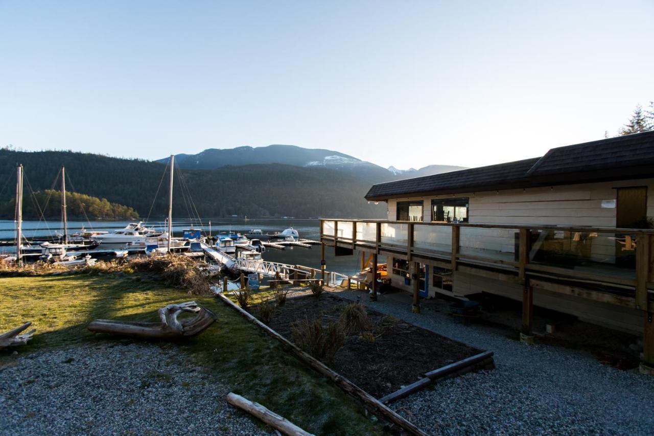 Backeddy Resort And Marina Egmont Exterior foto